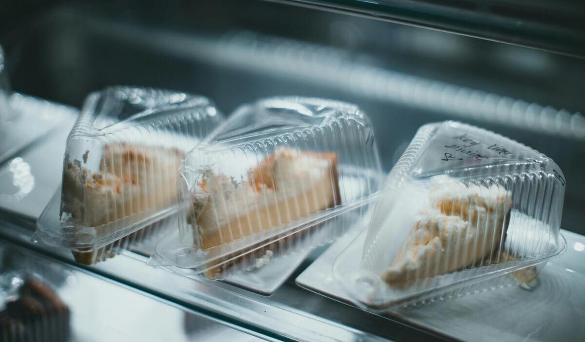 how-long-does-a-cake-last-in-the-fridge