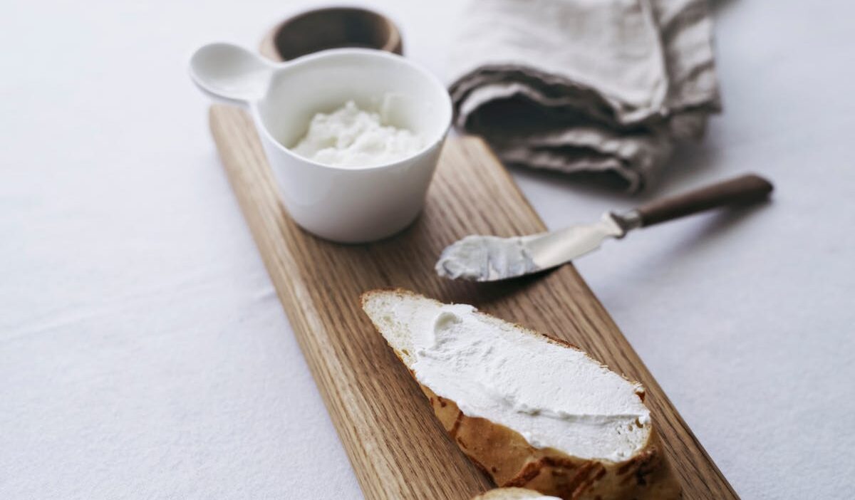 how long does cream cheese last