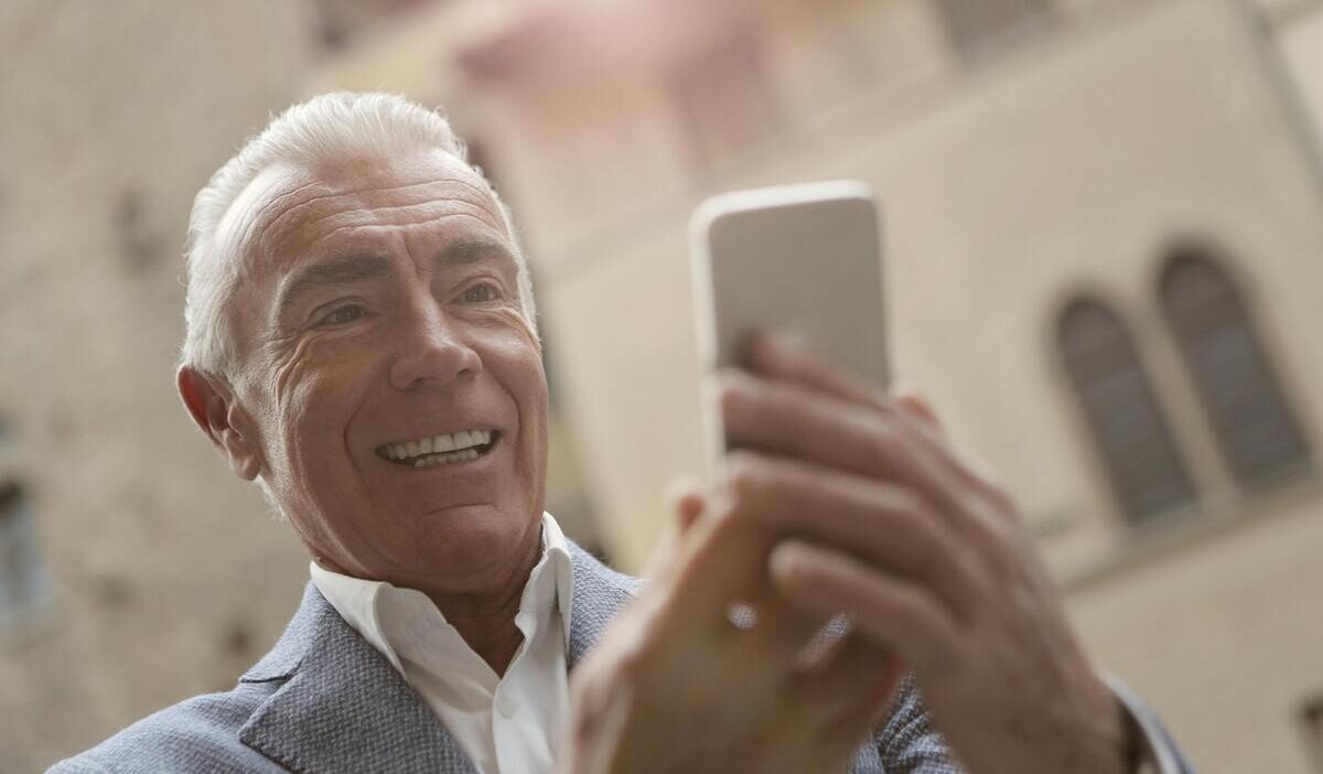 free-iphone-for-seniors