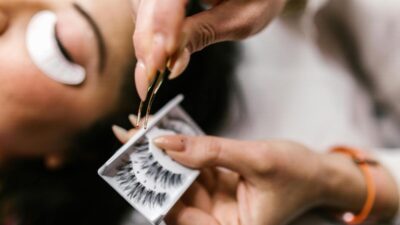 How Long Do Lash Extensions Last?